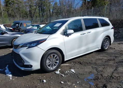 2025 Toyota Sienna Xle z USA, uszkodzony, nr VIN 5TDYSKFCXSS174782